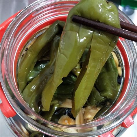 腌制辣椒的方法，选择新鲜辣椒／清洗和切割／腌制辣椒