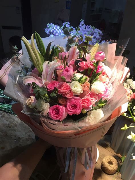花艺师的工作内容，花卉挑选／花束设计／花篮制作