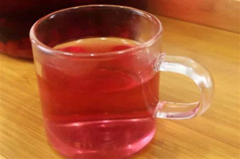 每天喝水果茶的危害（牙齿褪色、牙釉质受损、胃肠道刺激）