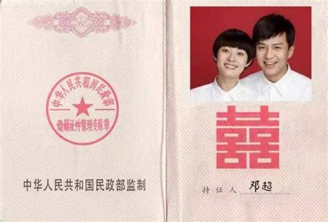 结婚证上的花朵是什么花（花朵的象征意义／常见的花朵种类）