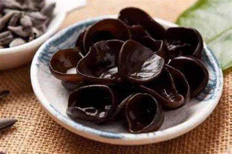 木耳隔夜还能吃吗（储存方式／食用注意事项／营养价值）