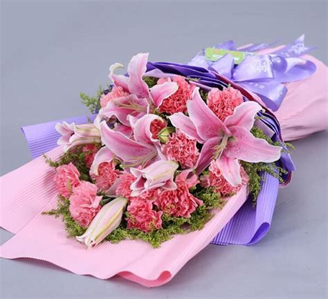 康乃馨送老师合适不（花语的含义、花朵的外观和气味）
