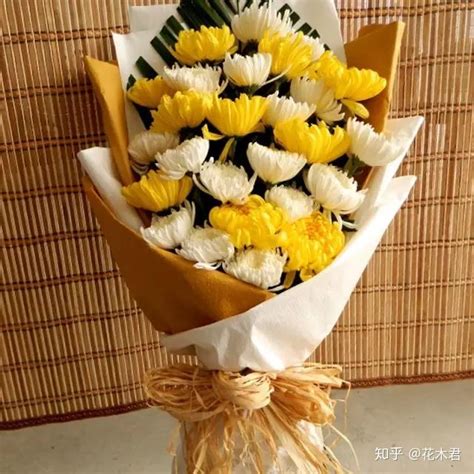 祭祖用什么花合适，白色菊花、红色玫瑰、黄色菊花
