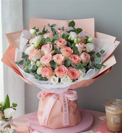 圣诞节送什么花，红色花卉、白色花卉、绿色花卉
