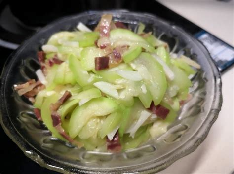 夏至草怎么做菜吃，清炒、炒蛋、炖豆腐