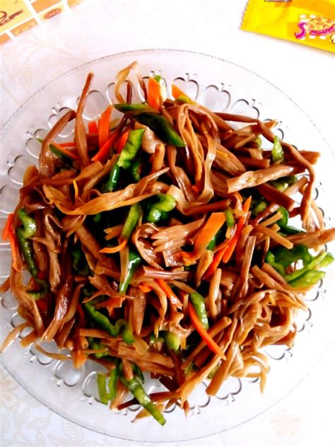 干黄花菜的最佳吃法（炒、拌面、炖鸡汤）
